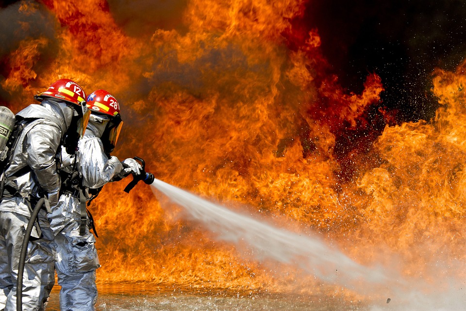 firefighters-115800_960_720.jpg