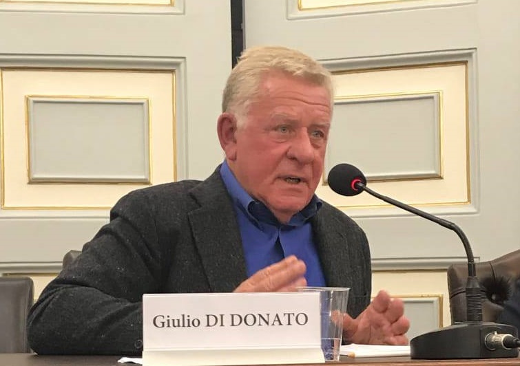 La dimensione estetica del potere: riflessioni di Giulio Di&nbsp;Donato