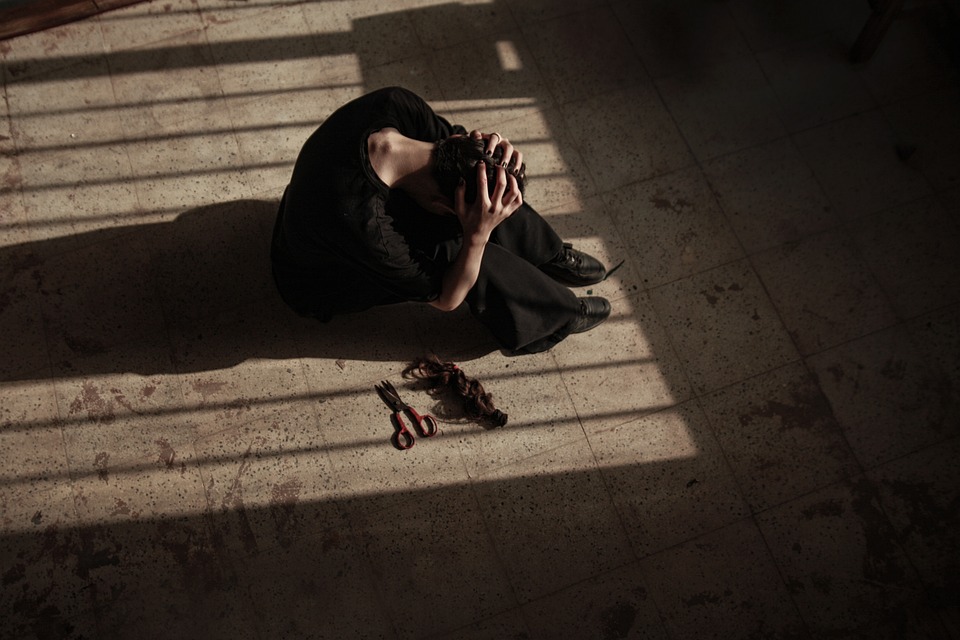 «Donna: vita e libertà a Napoli»: secondo appuntamento per «Conversazioni con…» Venerdì 12 maggio, h. 17,00 – Piazza dei Martiri –&nbsp;NA